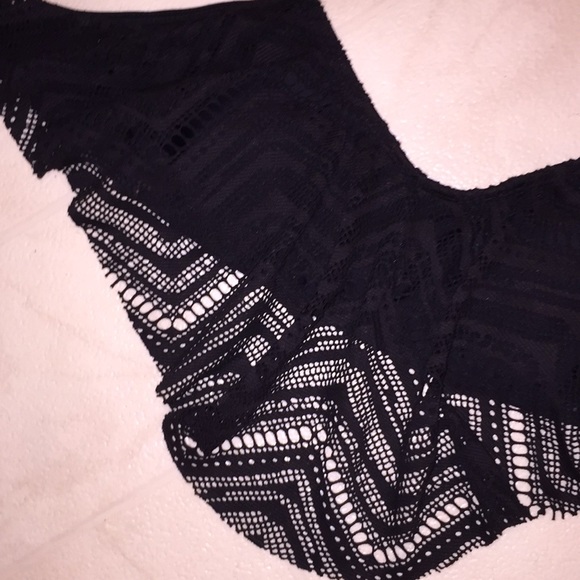 6 Bikini Tops - Picture 3 of 7